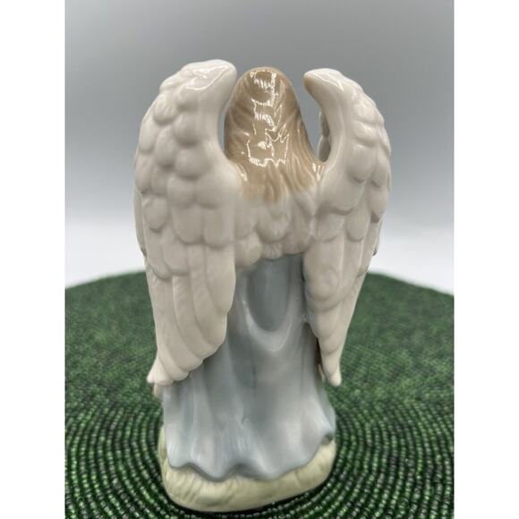 Vintage Guardian Angel Arms Crossed With Children Porcelain Figurine - Picture 3 of 8